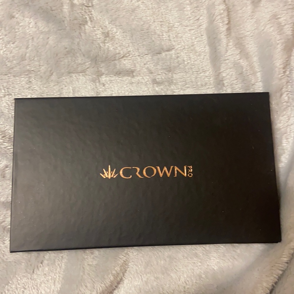 Crown Pro Palette